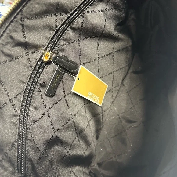 Michael Kors Elegant Black Tote with Gold Details - Picture 3 of 6